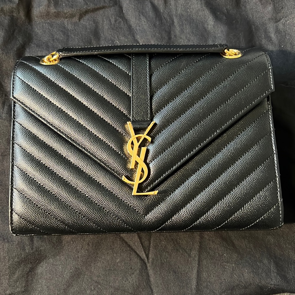 Saint Laurent Medium Envelope bag in Black